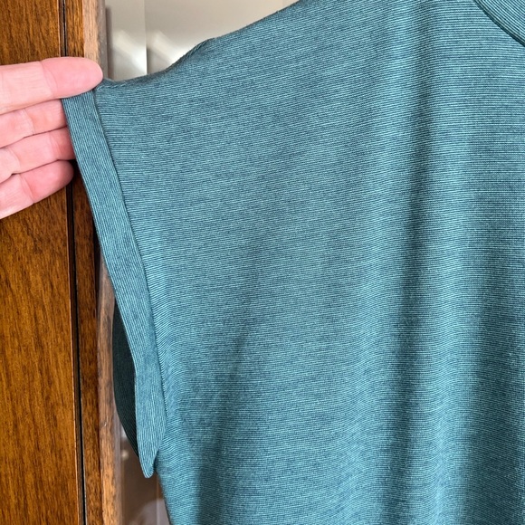 Mountain Hardwear shirt, XL - Picture 4 of 6